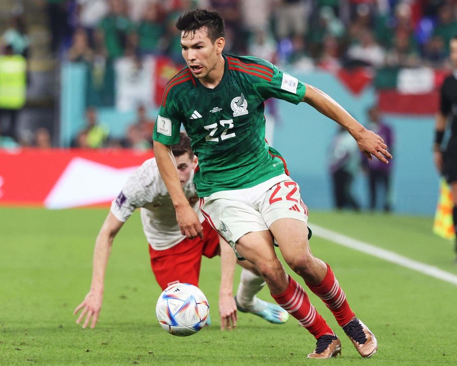 Doha (Qatar), 22/11/2022.- Hirving Lozano of Mexico in action during the FIFA World Cup 2022 group C soccer match between Mexico and Poland at Stadium 947 in Doha, Qatar, 22 November 2022. (Mundial de Fútbol, Polonia, Catar) EFE/EPA/Mohamed Messara
